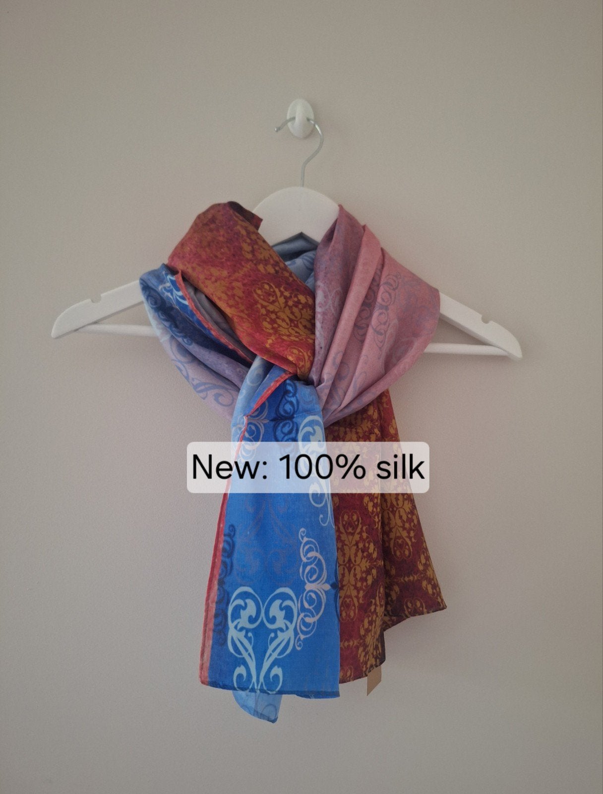 Nieuwe ethnic chic multicolor zijden sjaal
Nieuw, Nieuw, Ophalen of Verzenden, Sjaal, Maat 46/48 (XL) of groter