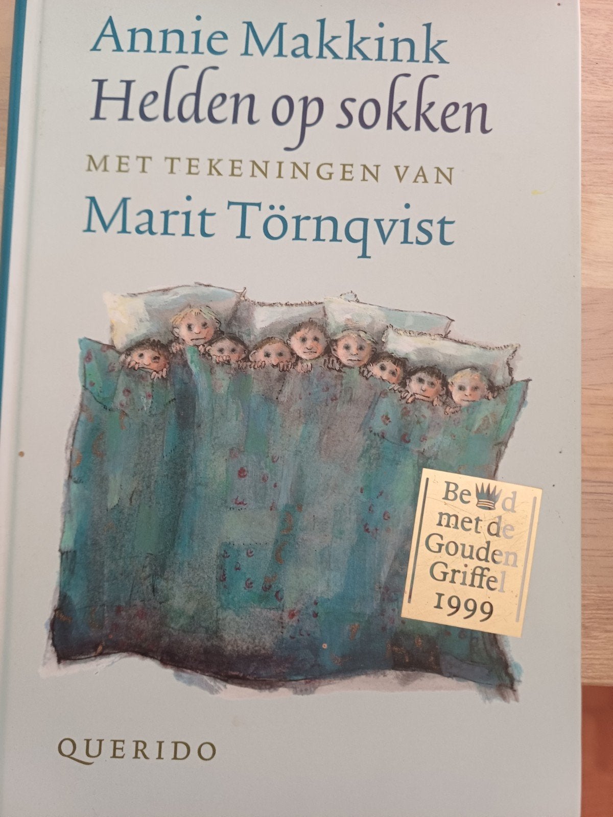 Annie Makkink - Helden op sokken. Gouden Griffel 1999, Fictie algemeen, A. Makkink, Ophalen of Verzenden, Zo goed als nieuw