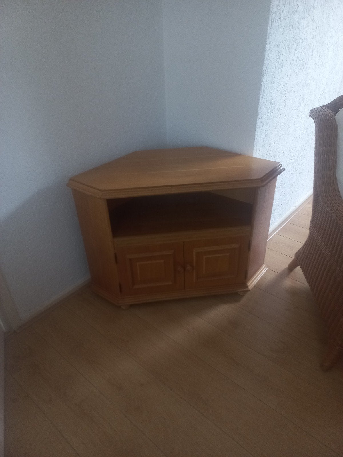 hoekkast voor TV, Ophalen of Verzenden, 70 cm of meer, Hout, 65 cm of meer