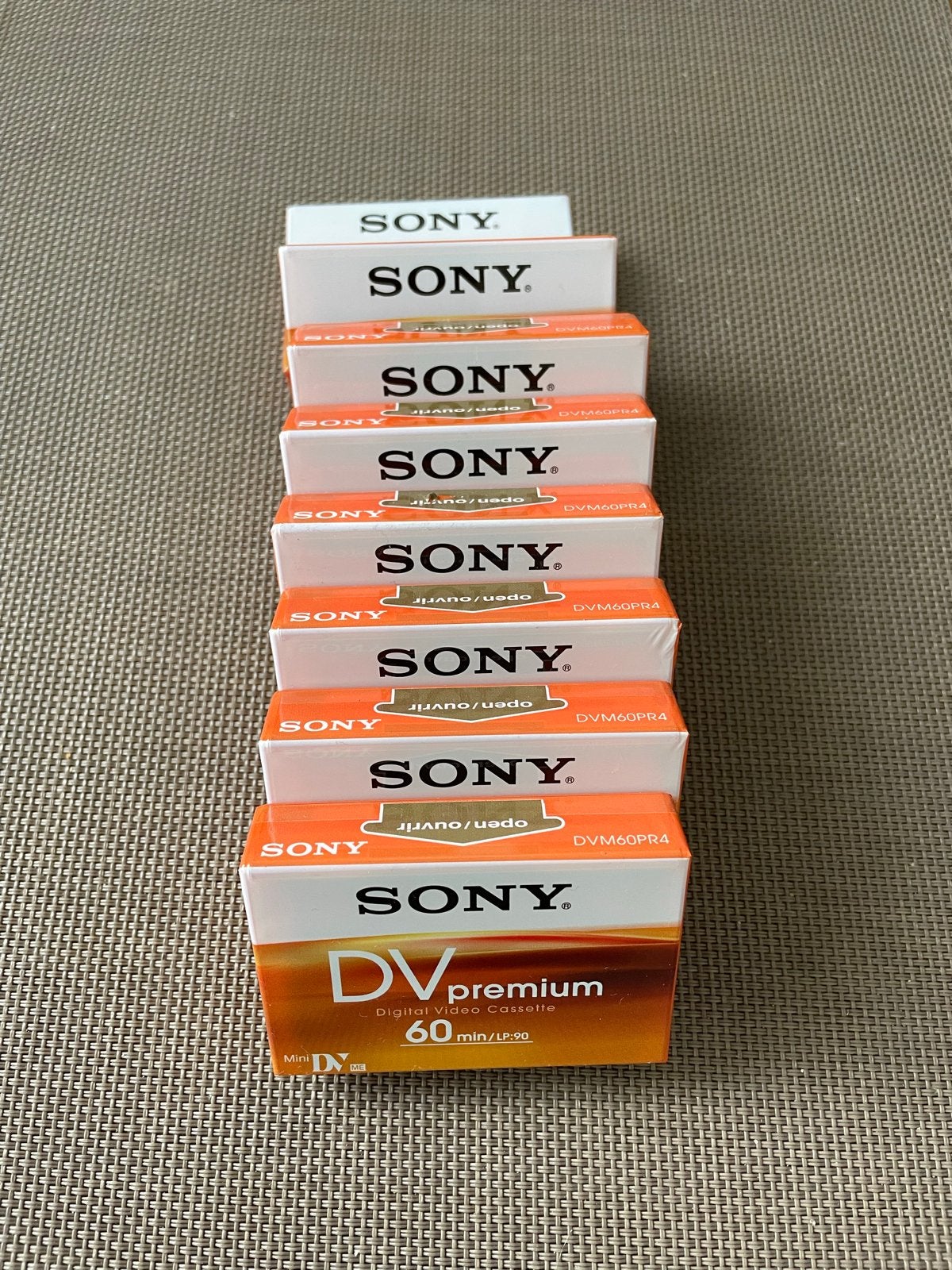 8 X Sony Mini DV Premium digital video Cassettes (8 stuks), Mini dv, 20x of meer, Nieuw, Ophalen of Verzenden