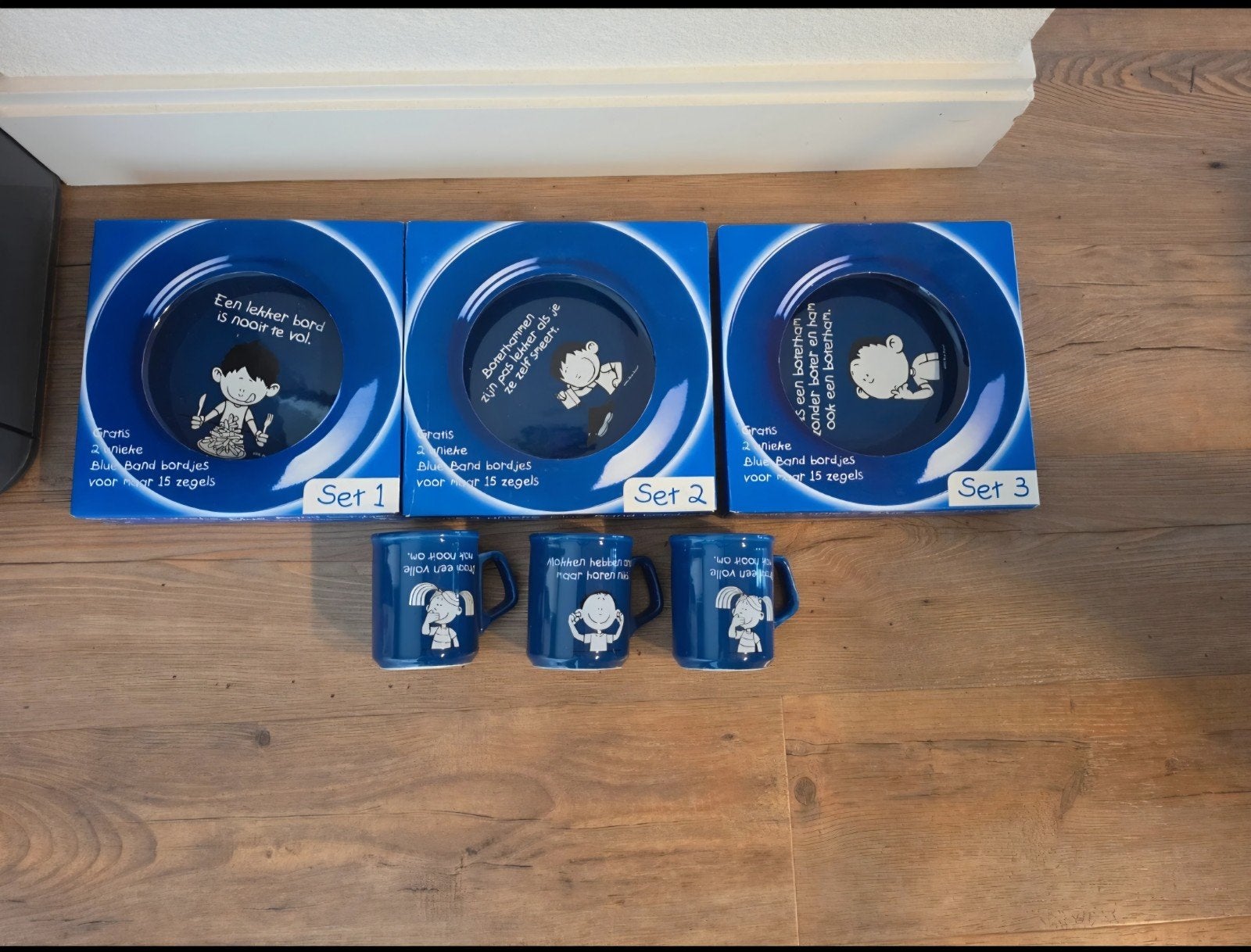 Blue band servies nieuw 6 bordjes 3 mokken, Ophalen, Nieuw, Overige stijlen, Bord(en)