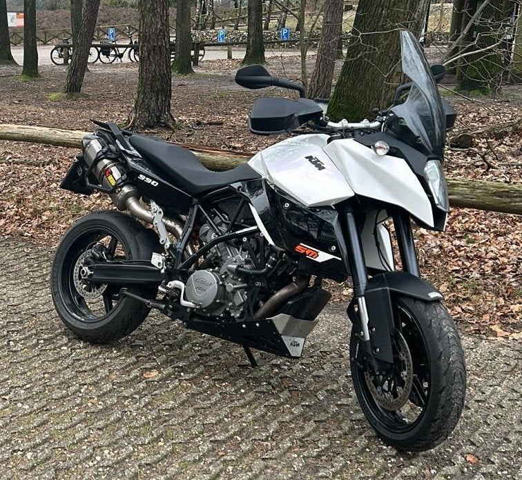 KTM 990 SUPERMOTO T 2011 SMT Akrapovic ABS, Motoren, 2 cilinders, Occasion, Motorrijbewijs A, Particulier