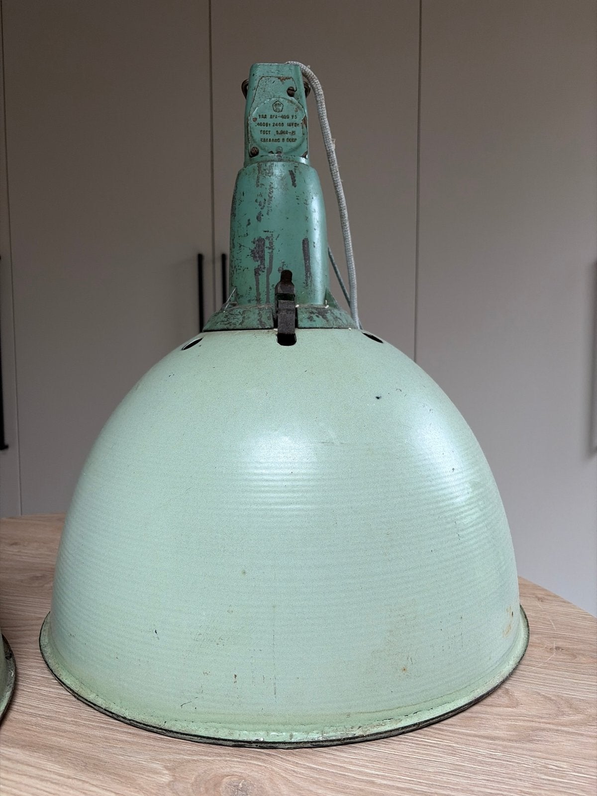 2 Vintage Industriële Hanglampen - USSR Fabriekslamp, Ophalen