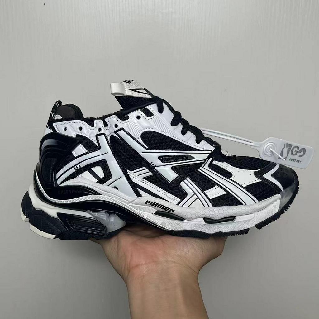 Balenciaga runners, Ophalen of Verzenden, Nieuw, Sneakers of Gympen