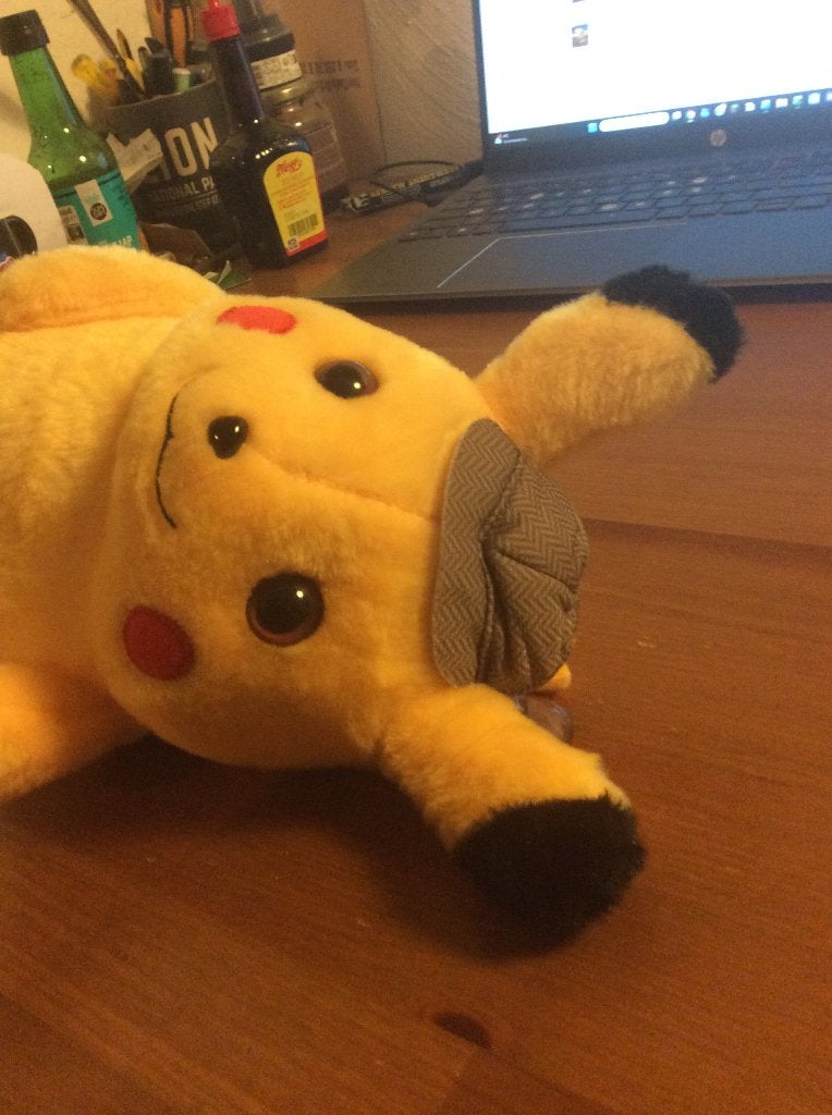 Detective Pikachu knuffel 20 cm, Pokémon, Ophalen of Verzenden, Geel, Overige typen