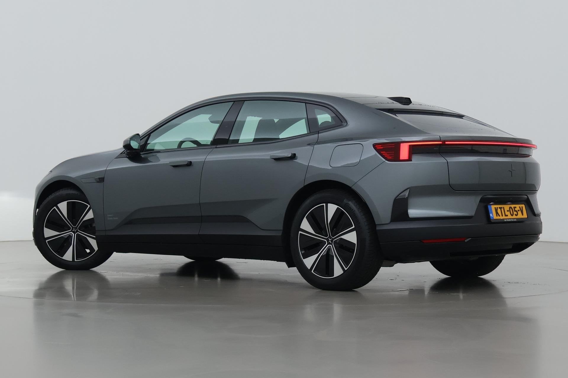 Polestar 4 Long Range Single Motor Plus 100 kWh | ACC | Pilo, Automaat, Achterwielaandrijving, 2205 kg, SUV of Terreinwagen