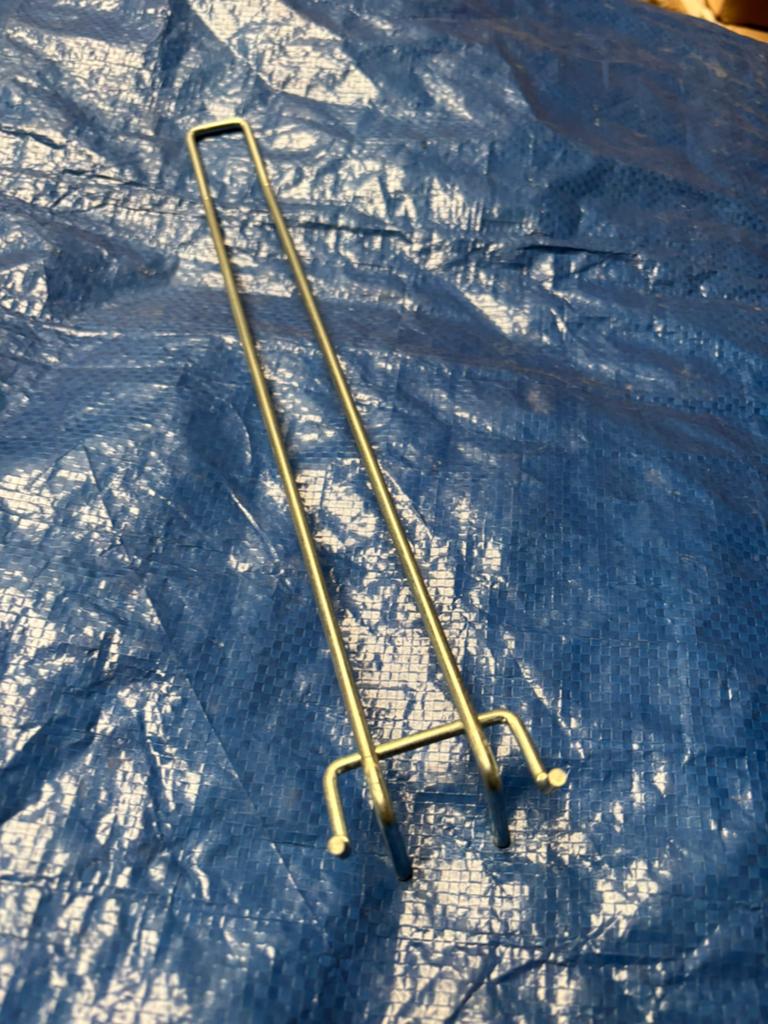 Tegometall dubbele wandhaken perfo 30 cm., Ophalen, Zo goed als nieuw