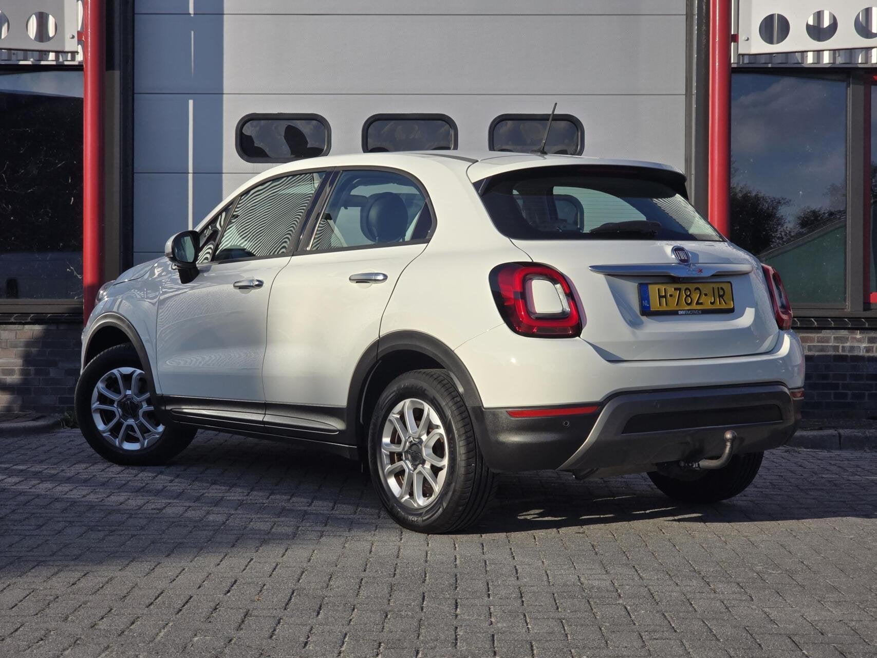 Fiat 500 X Cross 1.0 GSE City Cross Opening Ed. Navi/Trekh., Auto's, Voorwielaandrijving, Gebruikt, Met garantie (alle), Wit