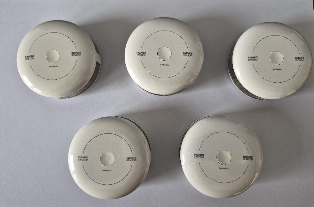 5x FIBARO Smoke Sensor 2 – slimme Z-Wave rookmelder, Hobby en Vrije tijd, Elektronica-componenten, Gebruikt, Ophalen of Verzenden