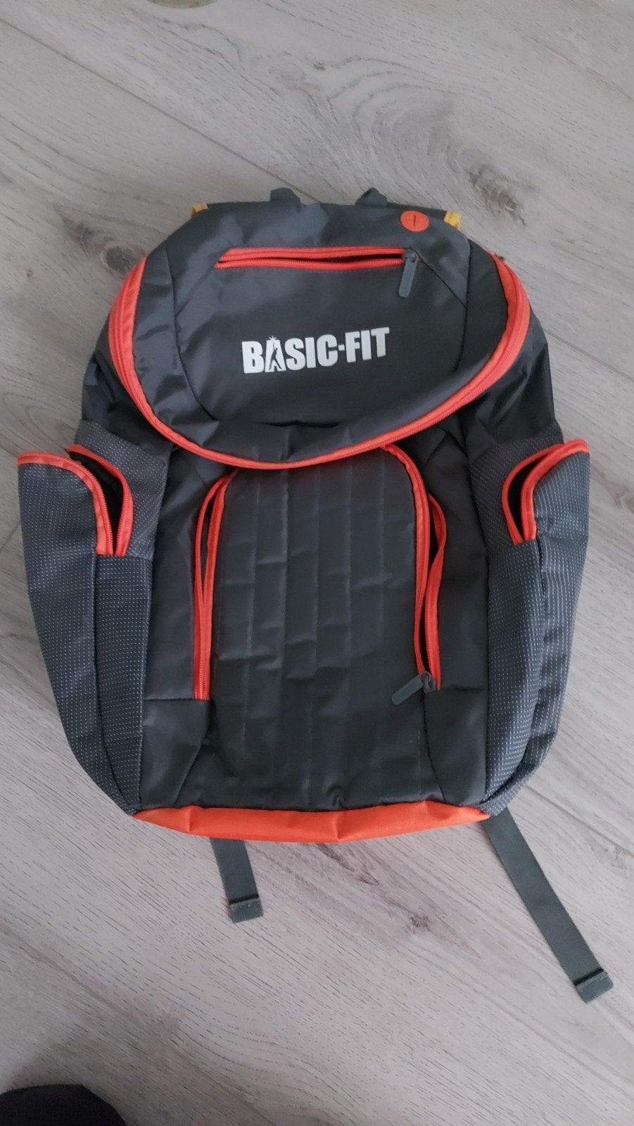 Basic-Fit Rugzak - Grijs/Oranje, Gebruikt, 25 tot 40 cm, Ophalen of Verzenden, Overige merken