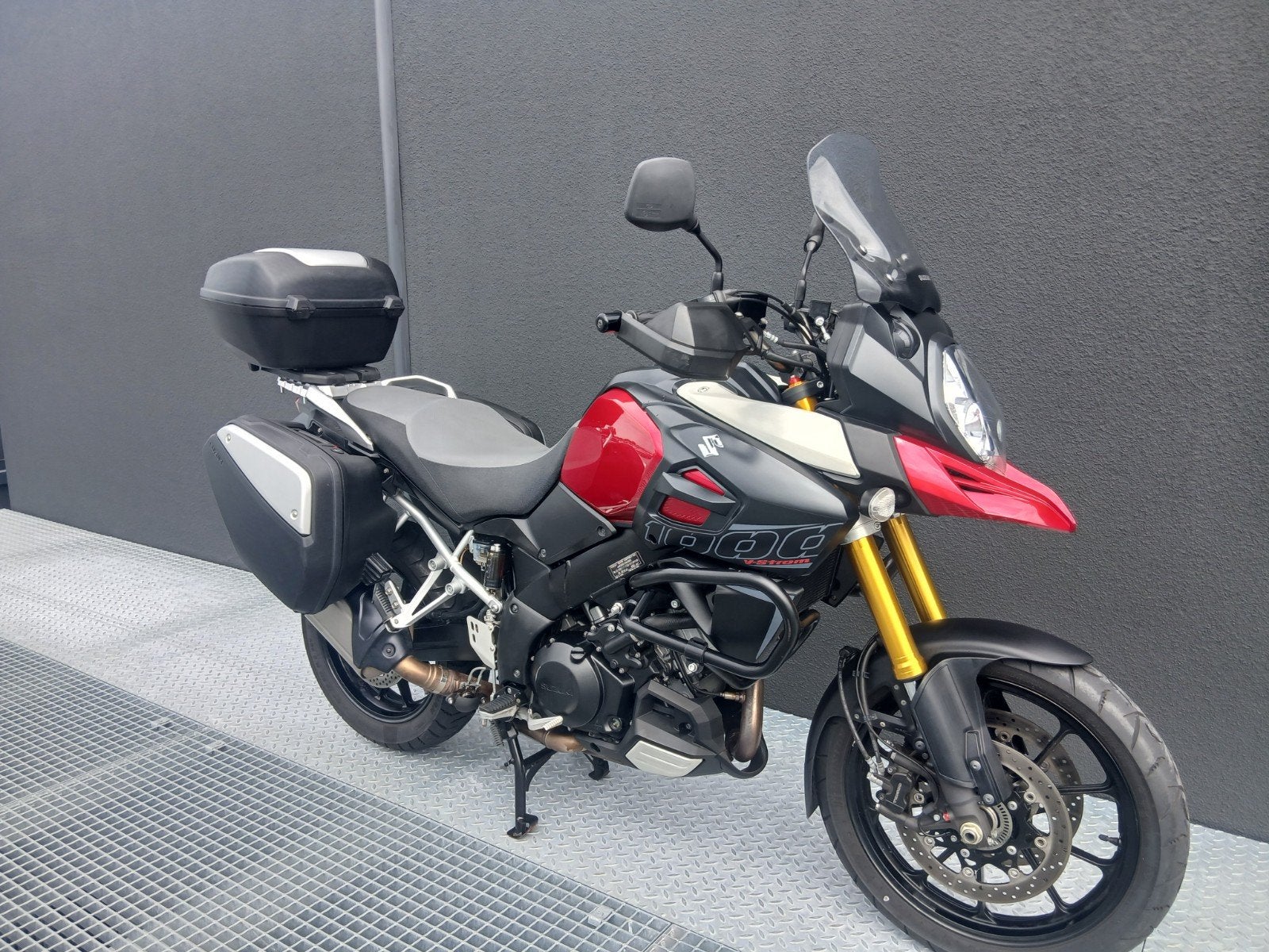 Suzuki V-Strom DL 1000 (bj 2014), 2 cilinders, Occasion, Motorrijbewijs A, Bedrijf