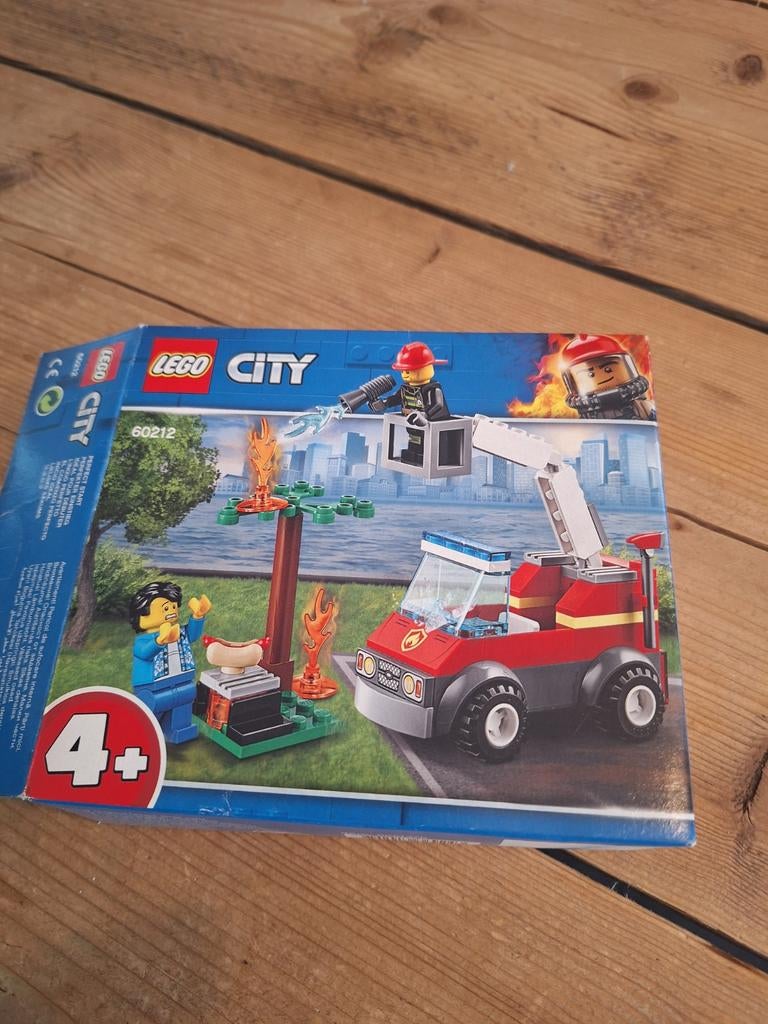 LEGO City 60212 Brandweer Barbecue Reddingsactie, Lego, Ophalen of Verzenden, Inclusief minifiguren, City