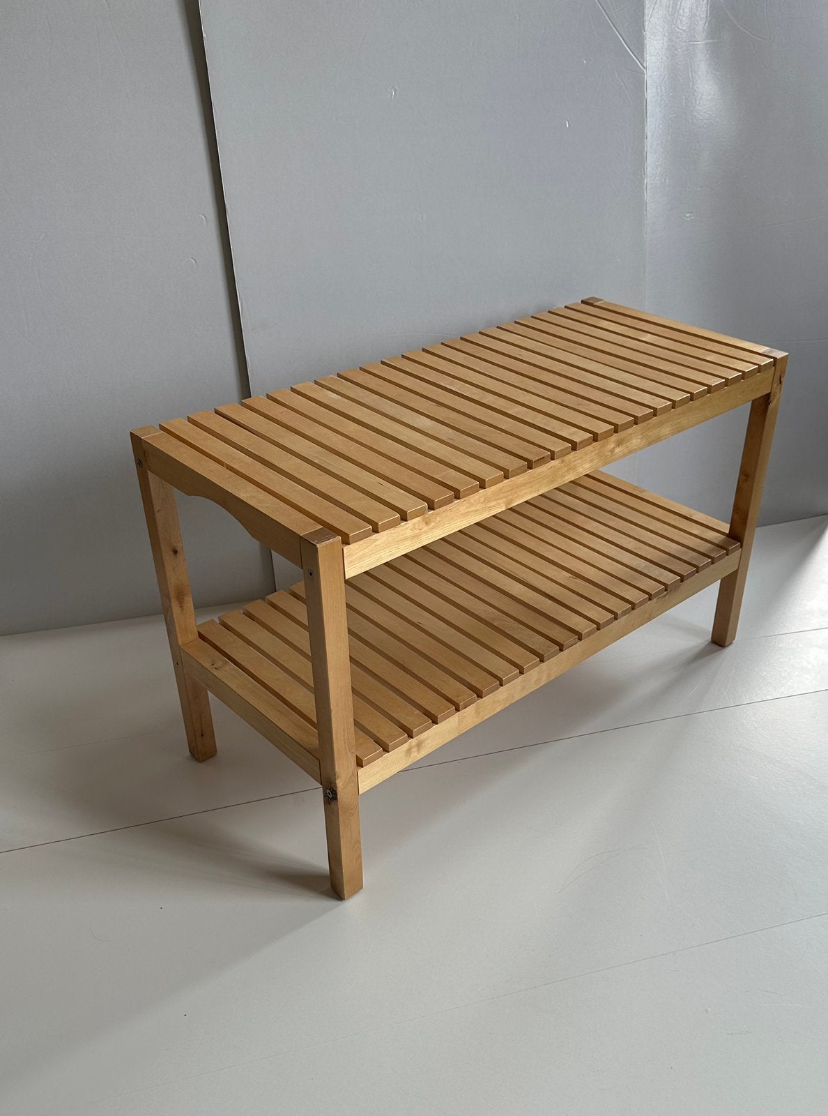 Houten bankje, rek, Ikea Molger, 83x50,5x37cm, Ophalen, (Half)hoge kast, 50 tot 100 cm, Minder dan 100 cm