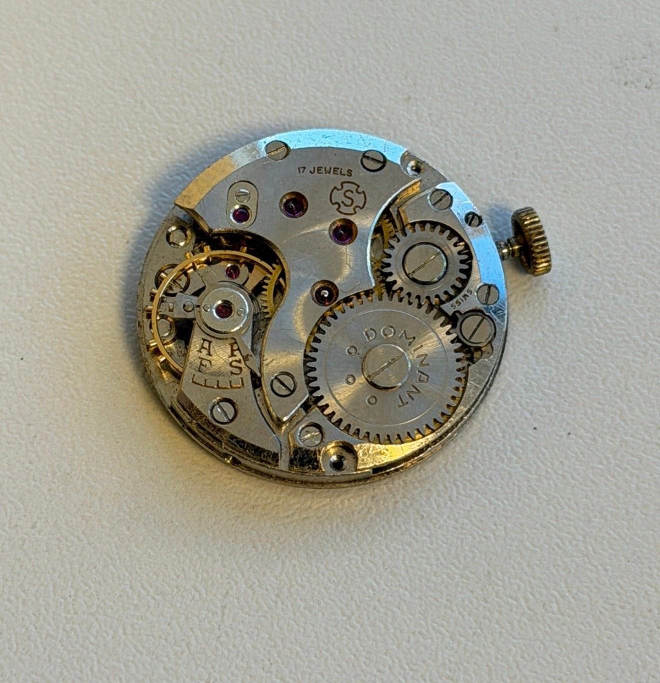 Dominant 17 Jewels handopwind uurwerk kaliber 186 Zwitsers, Antiek en Kunst, Ophalen of Verzenden