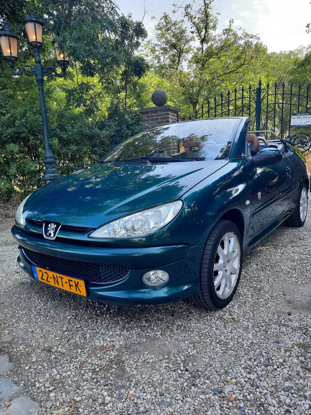 Peugeot 206 cabrio 1.6 16V CC 2004 Roland Garros, Auto's, Peugeot, Voorwielaandrijving, 4 cilinders, Cabriolet, 4 stoelen