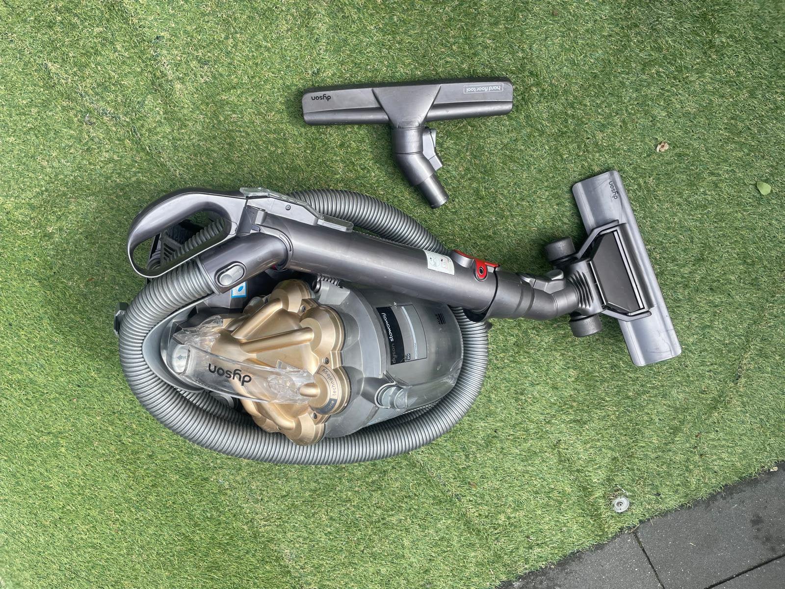 Zeer goedwerkende Dyson zakloos stofzuiger, Witgoed en Apparatuur, Stofzuigers, Ophalen of Verzenden, Zo goed als nieuw