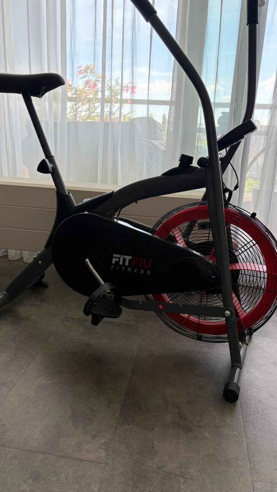 Fitfiu fiets, Sport en Fitness, Fitnessapparatuur, Ophalen, Overige materialen, Zo goed als nieuw, Airbike