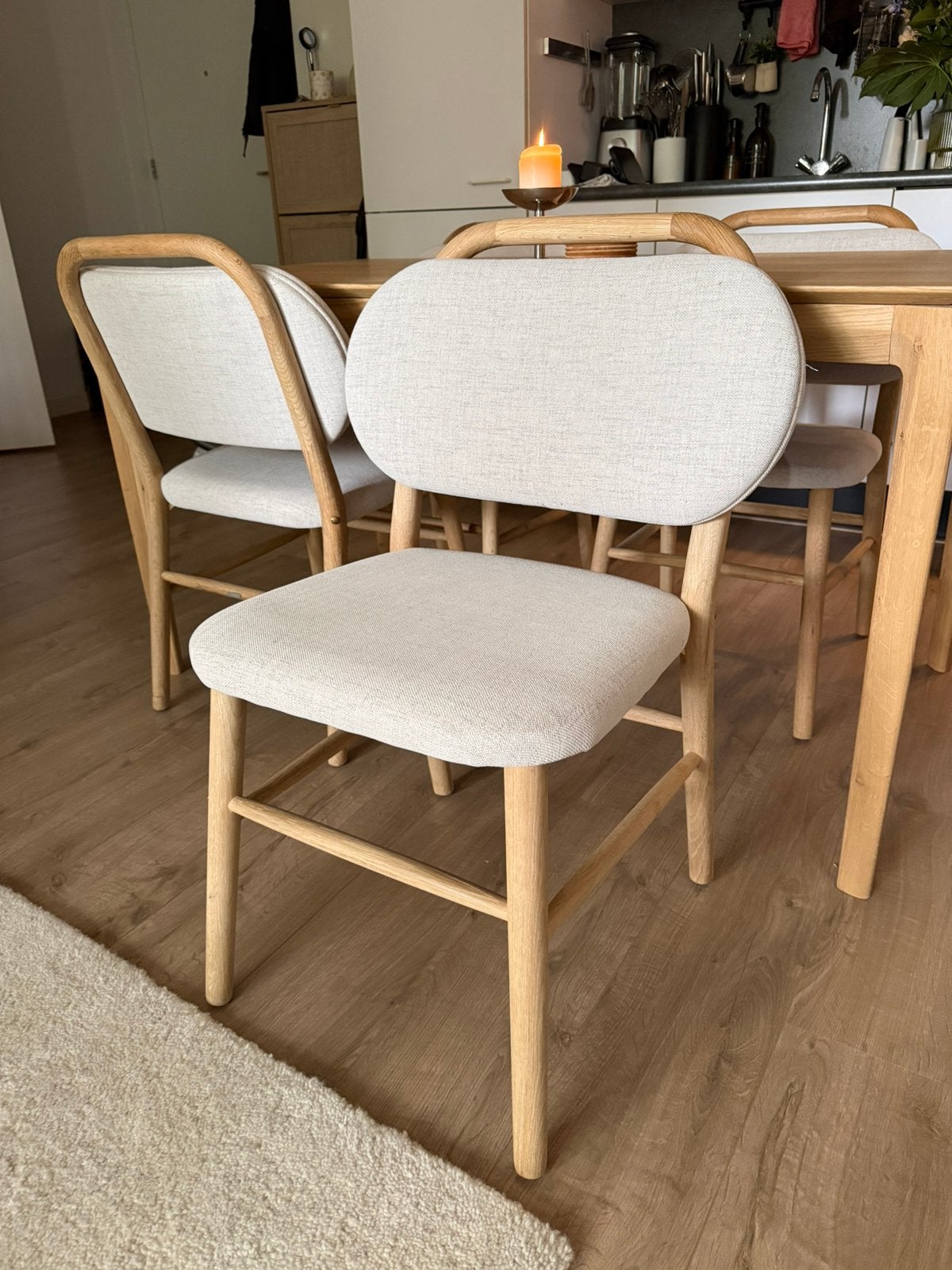 Kave Home Helda stoel 4 stuks, Beige, Naturel, Huis en Inrichting, Ophalen, Overige kleuren, Zo goed als nieuw, Vier