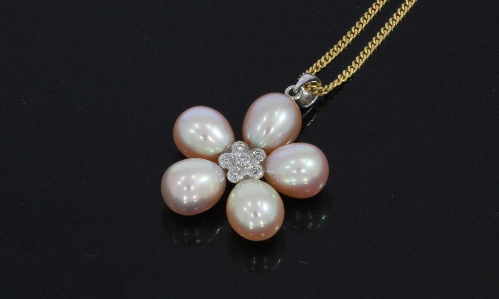 Diamanten parel bloem fraaie 18k ketting hanger goud dame, Voordeelsieraden, Ophalen of Verzenden, Zo goed als nieuw, Info@voordeelsieraden.nl