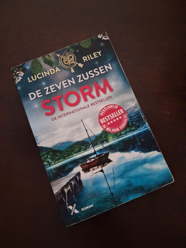 Lucinda Riley - storm NL, Boeken, Ophalen of Verzenden, Gelezen