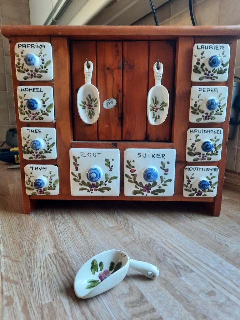 Vintage kruidenkastje met keramische bakjes en schepjes, Ophalen of Verzenden