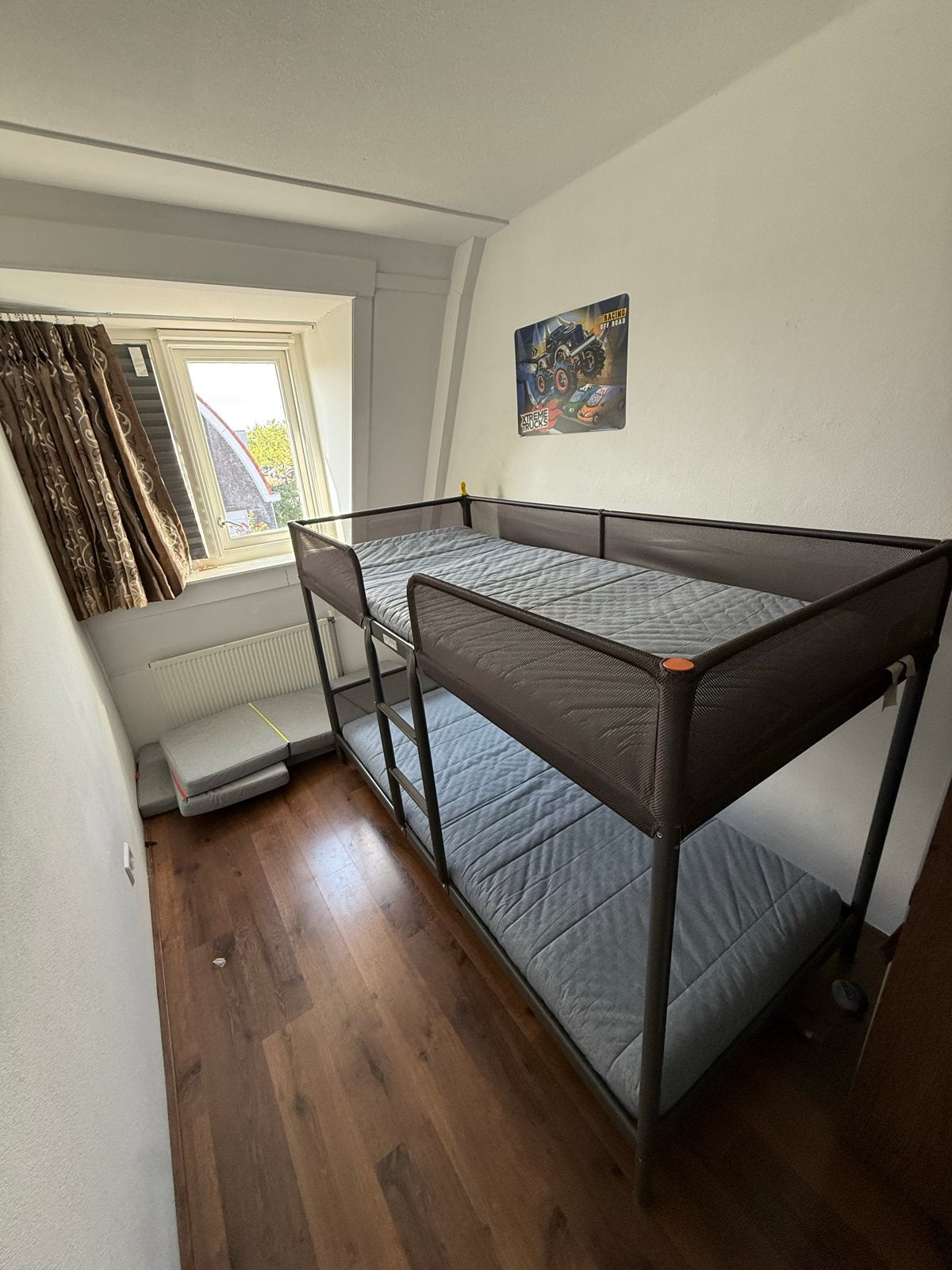IKEA TUFFING Bunk Bed + 2 IKEA ÅGOTNES Mattresses (90200), Ophalen, Gebruikt, 90 cm, 160 tot 180 cm