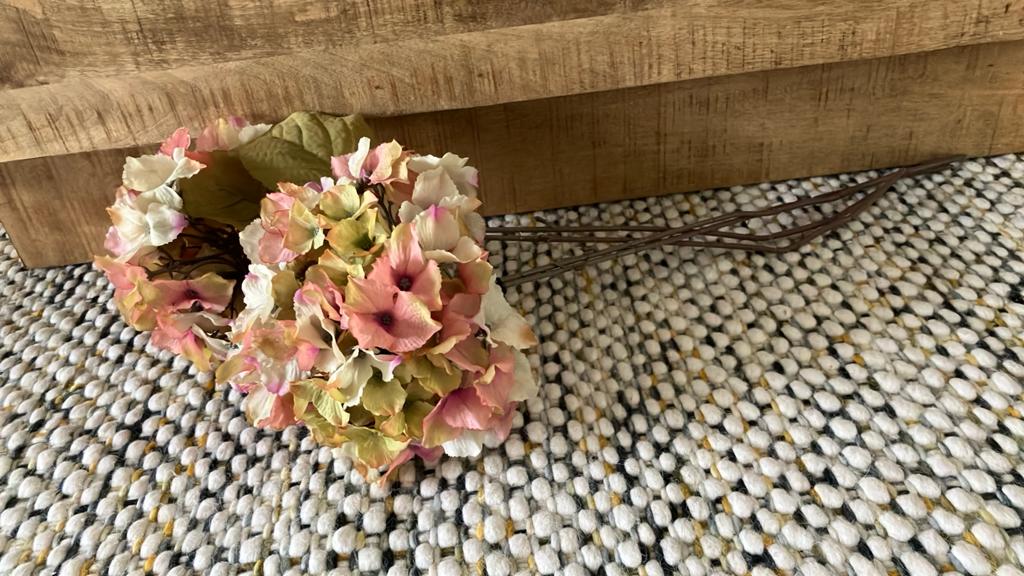 4 zijden Hortensia bloemen, Ophalen of Verzenden, Zo goed als nieuw