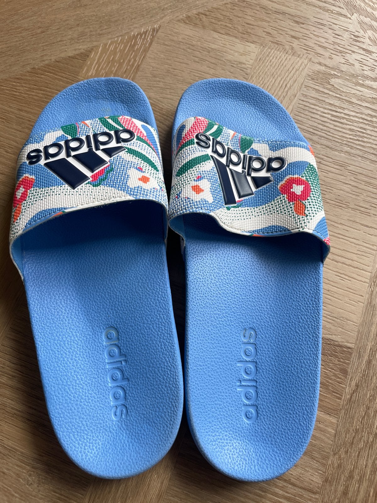 ADIDAS badslippers maat 37/38 - Nog mooi!, Ophalen of Verzenden, Zo goed als nieuw, Blauw, Overige typen