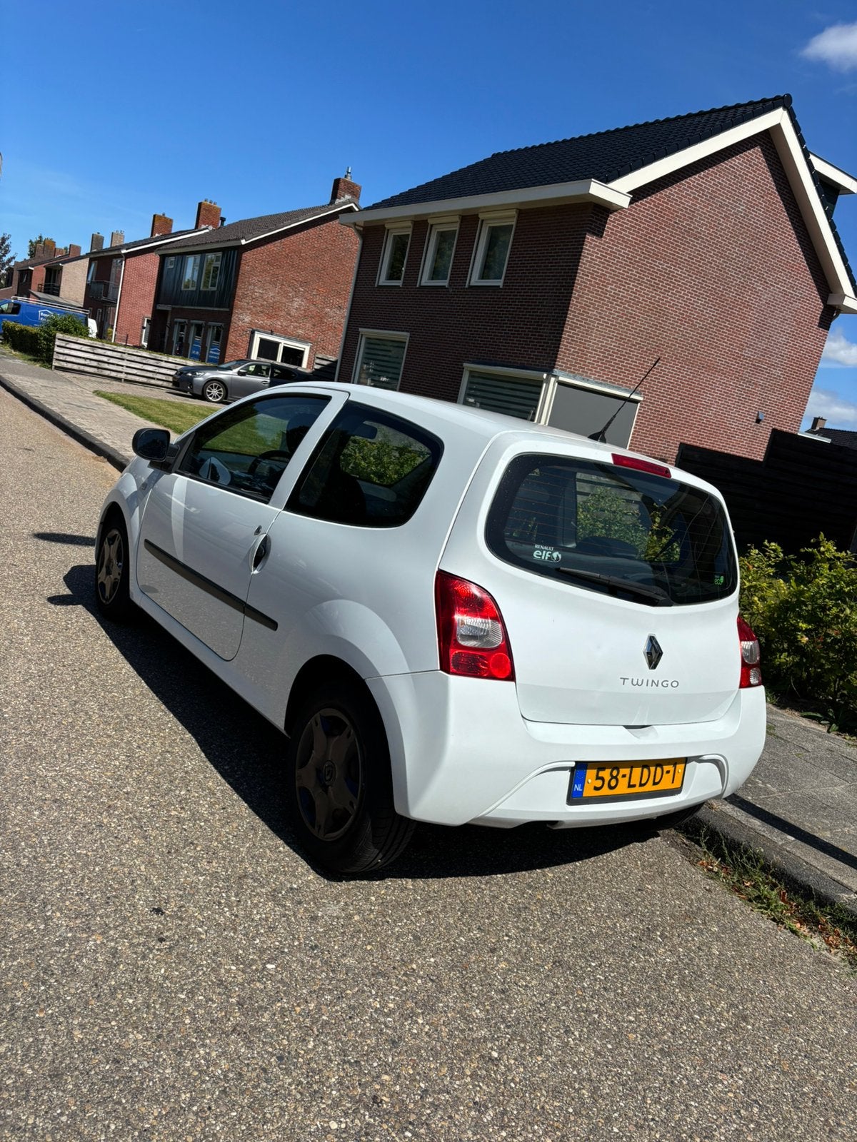 Renault Twingo – zuinig en leuke stadsauto – 184.505 km, Voorwielaandrijving, Wit, Grijs, Particulier