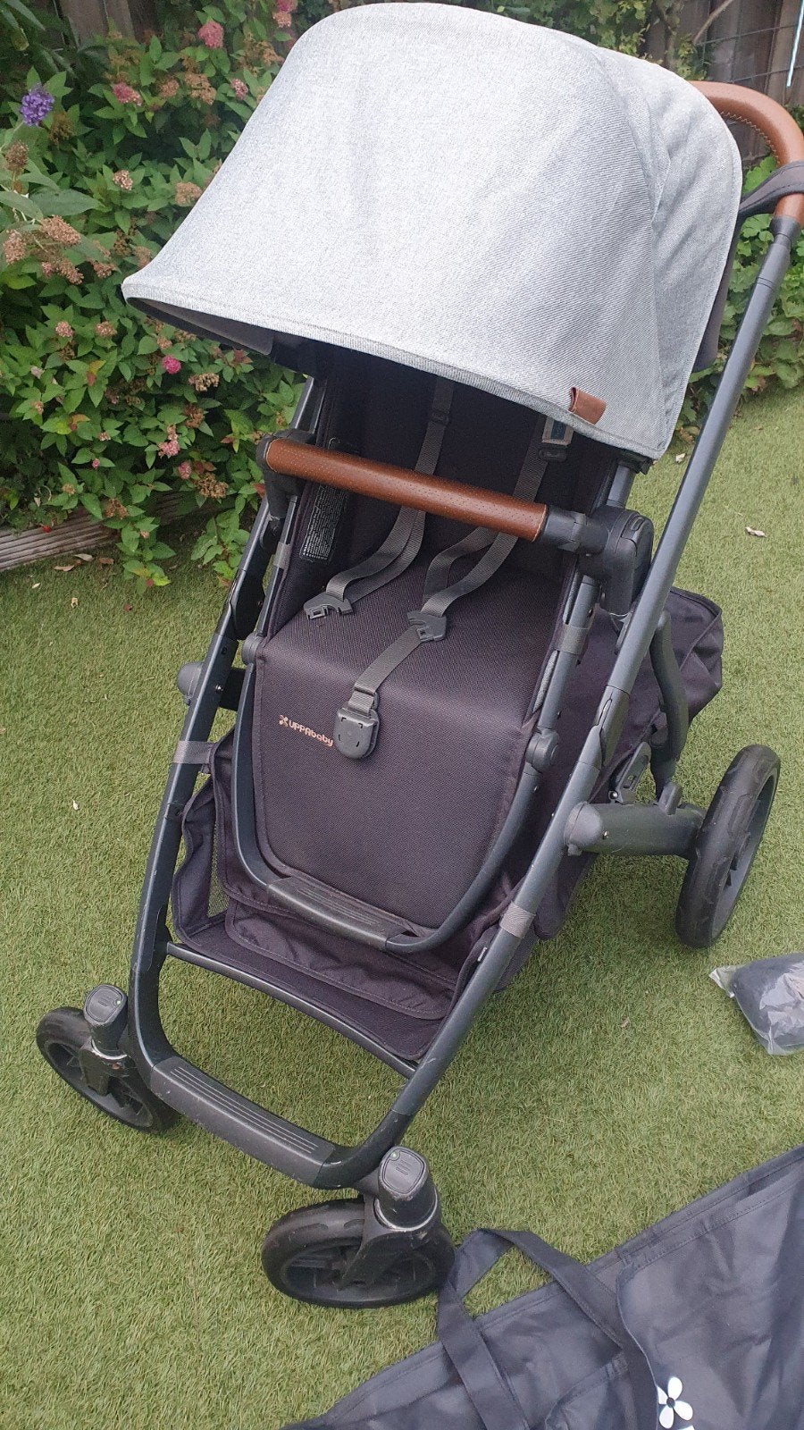 Uppababy Vista V2 - groen (Gwenn/Emmet), Ophalen, Regenhoes