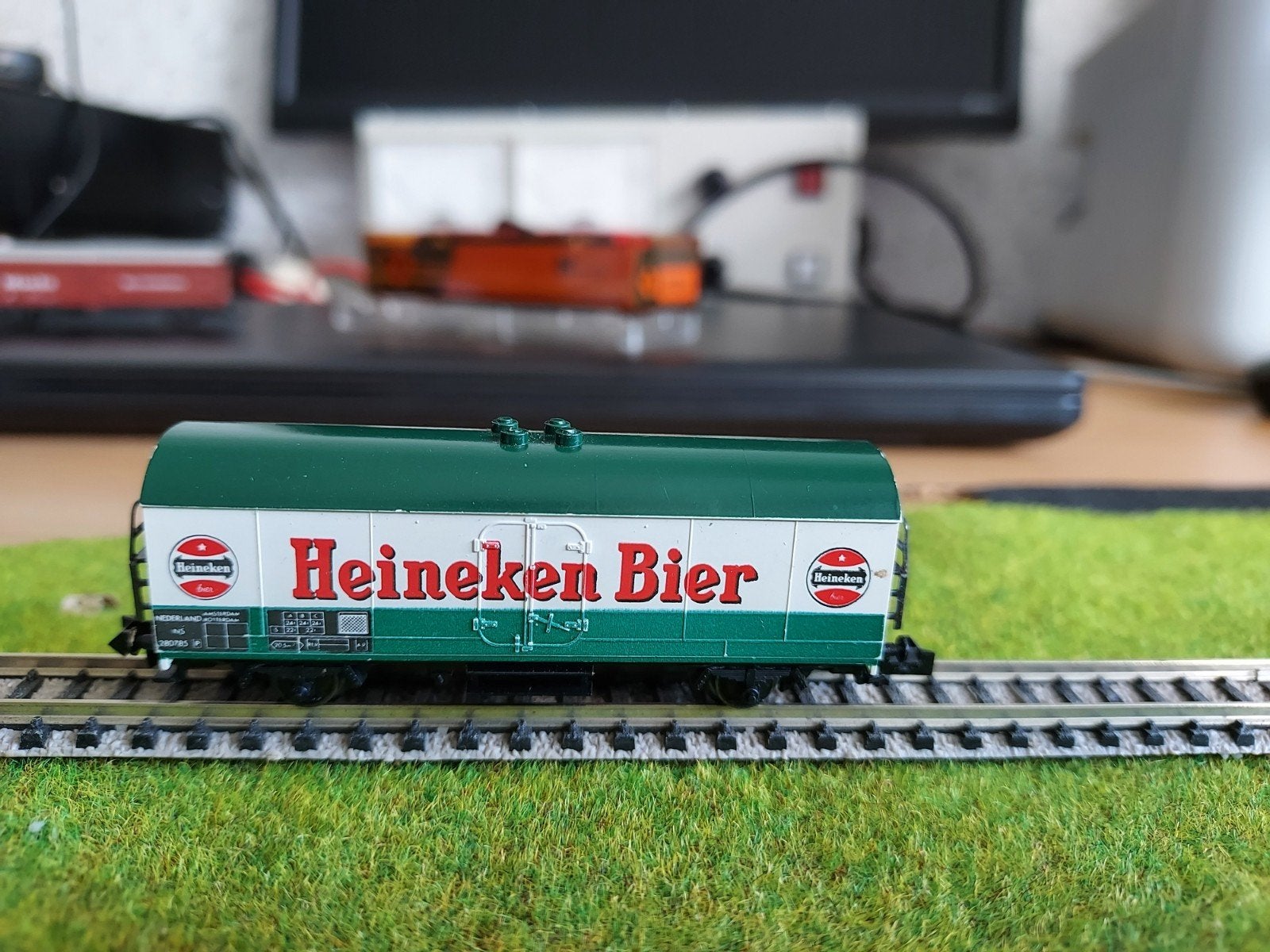 Twee Fleischmann en een Roco post wagon, Gebruikt, Wagon, Ophalen of Verzenden, Fleischmann
