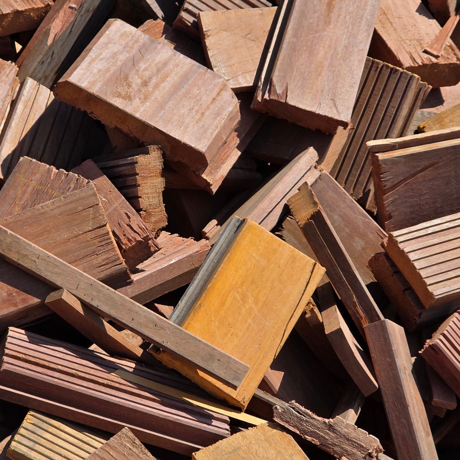 Haardhout Azobe grof 1m3 los gestort bigbag €120 Heteren, Tuin en Terras, Haardhout, Minder dan 3 m³, Ophalen