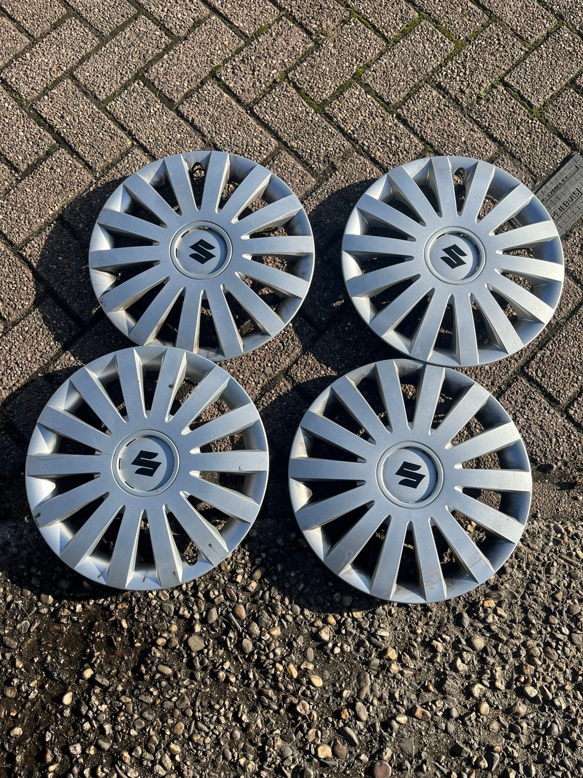 Suzuki wieldoppen 15 inch - Zeer goede staat, Ophalen of Verzenden, Zo goed als nieuw