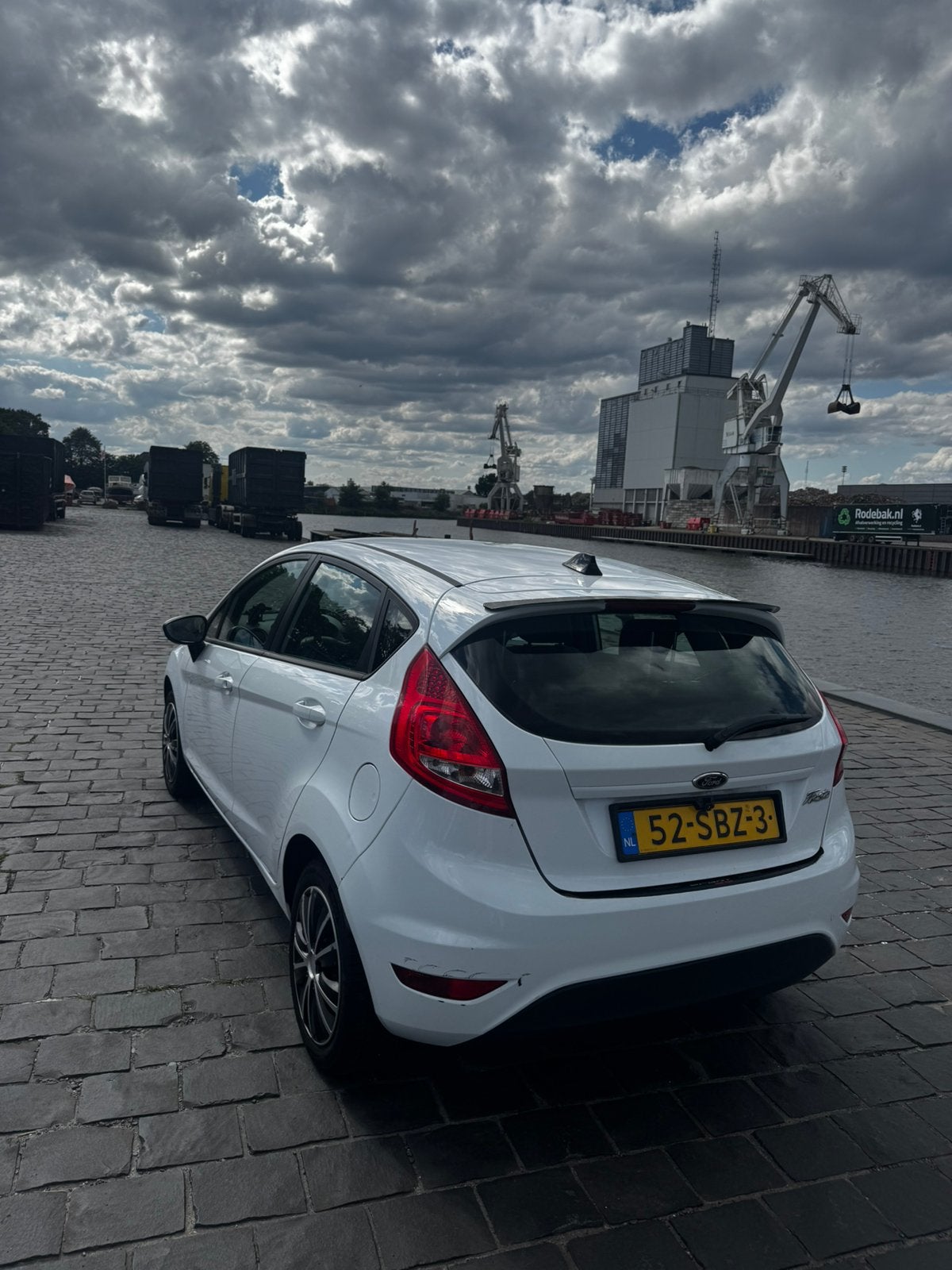 Ford Fiësta 1.25 60KW 5DR 2011 Wit, Voorwielaandrijving, 600 kg, 1242 cc, Wit
