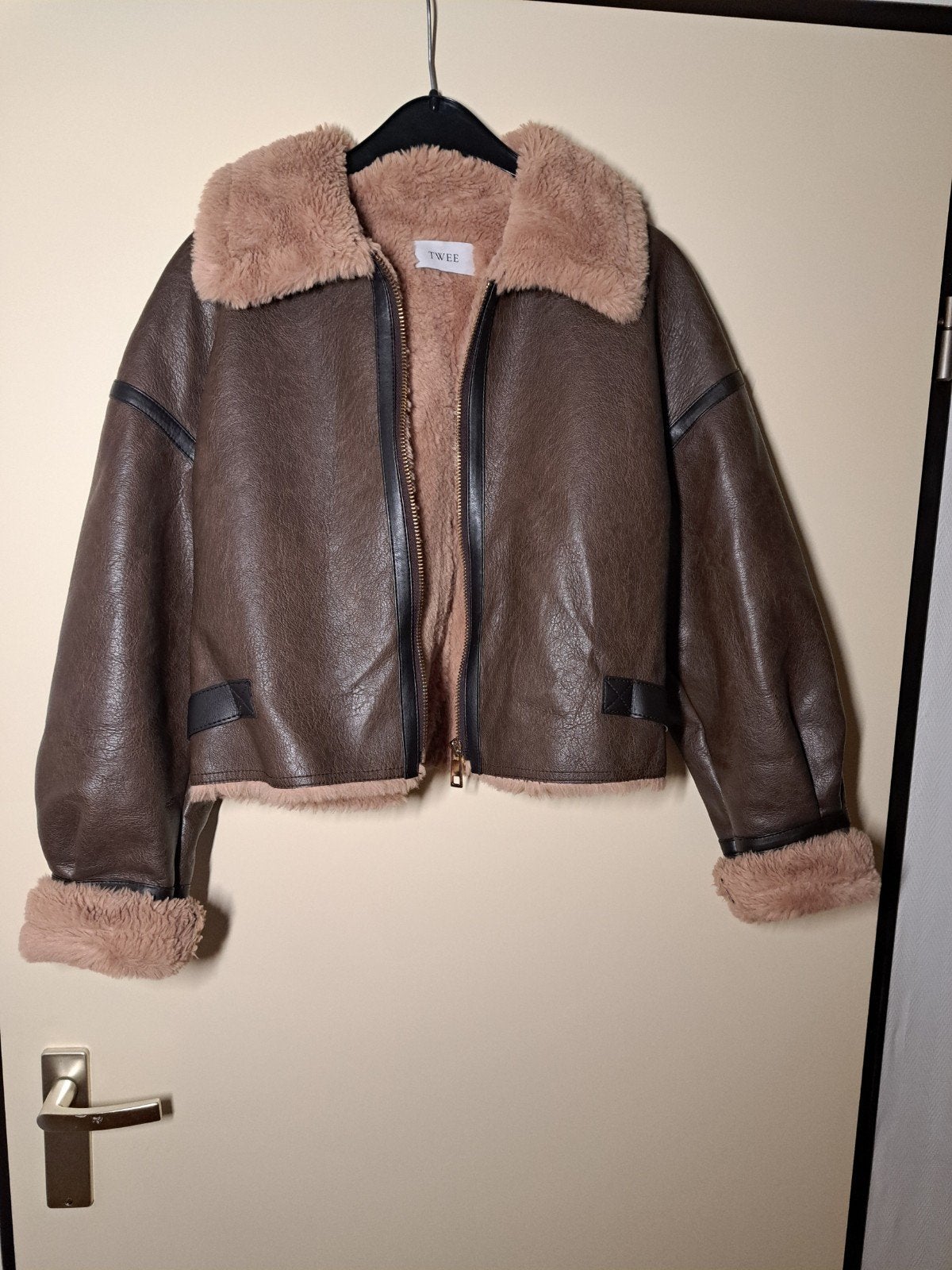 Twee bruine pilotenjas met teddy voering, Kleding | Dames, Maat 38/40 (M), Bruin, Twee, Ophalen of Verzenden