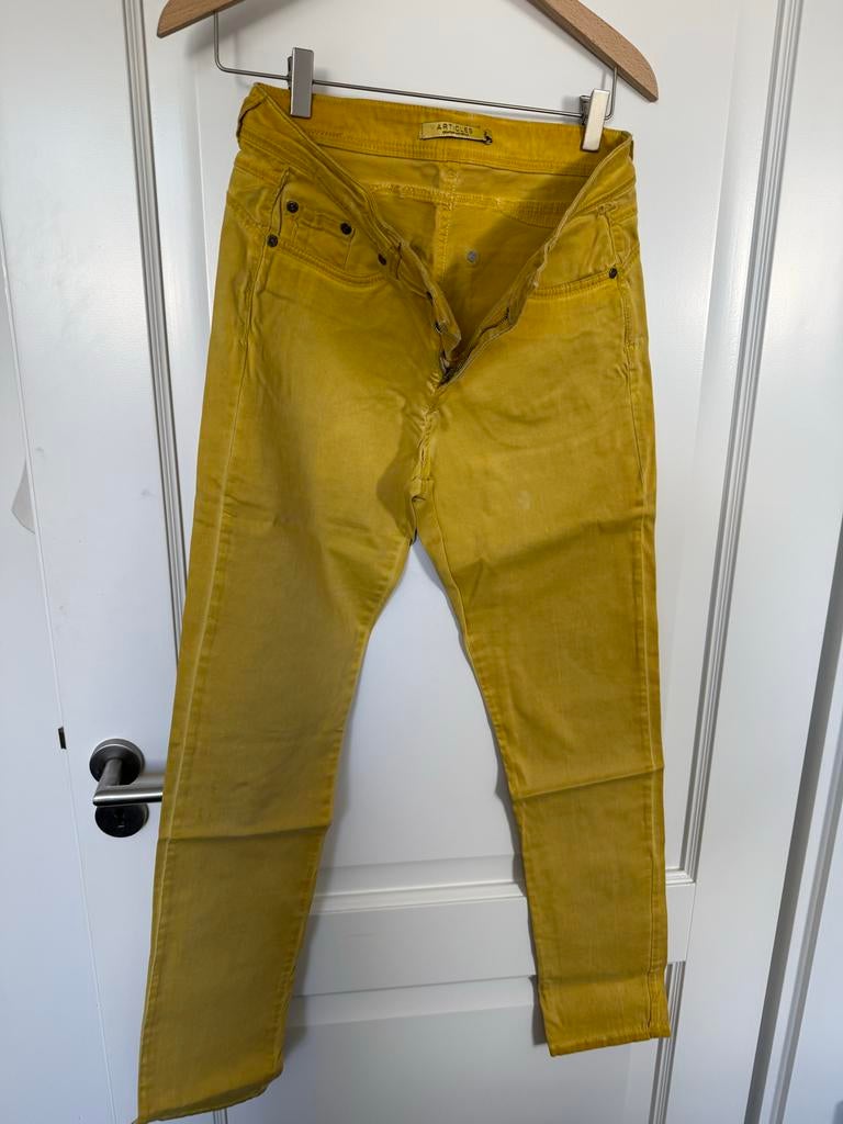 Articles broek maat 38/40 (M) geel, Maat 38/40 (M), Geel, Ophalen of Verzenden, Lang