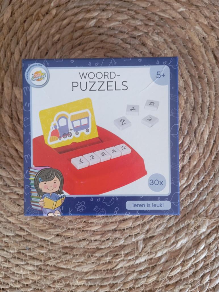 Woordpuzzels Toy Universe, Ophalen of Verzenden, Zo goed als nieuw, Taal en Lezen