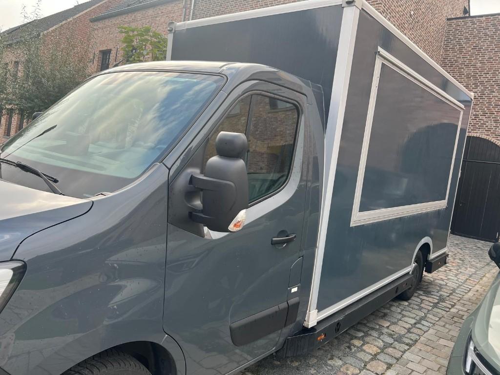 Foodtruck Renault Master bouwjaar 2022, Zakelijke goederen, Partijgoederen en Retail | Verkoopwagens, Ophalen