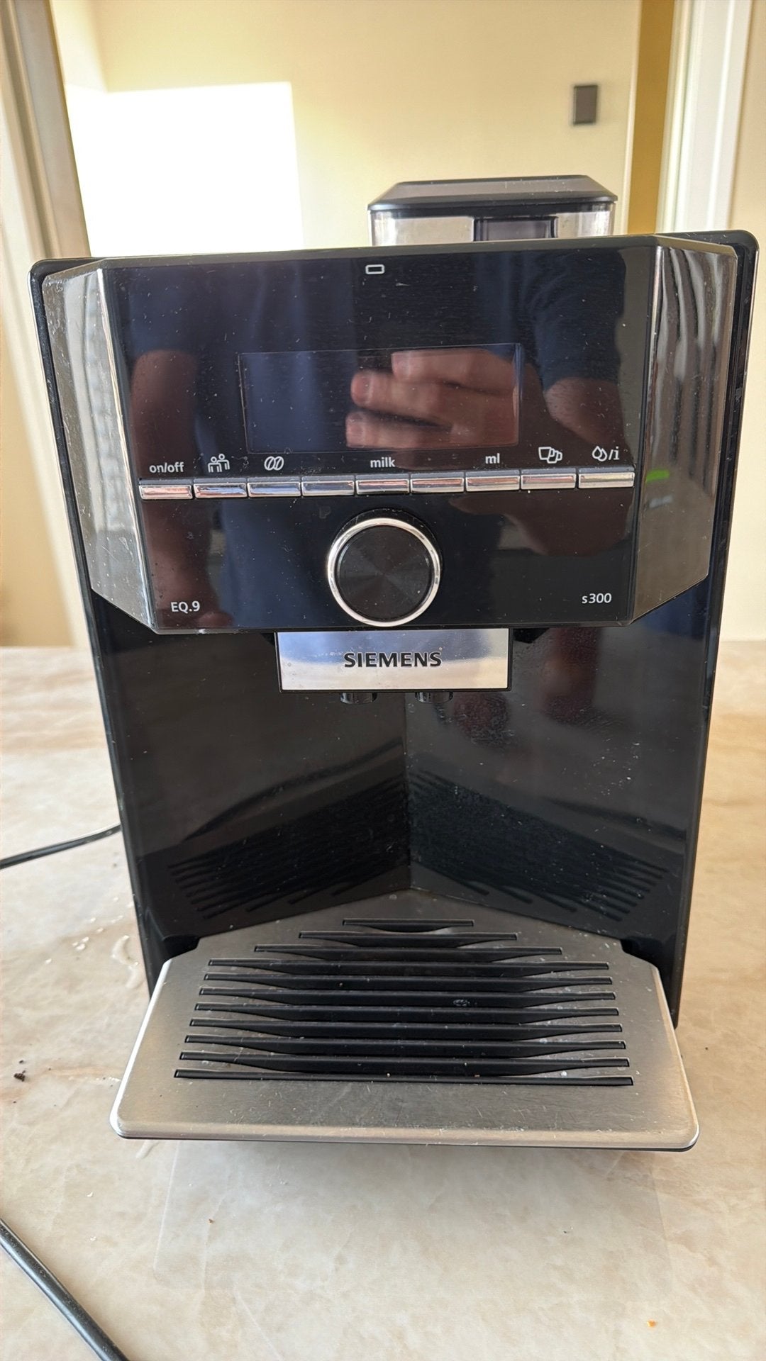 Siemens EQ9 S300 deffect, Witgoed en Apparatuur, Koffiezetapparaten, Afneembaar waterreservoir, Koffiemachine, Ophalen of Verzenden