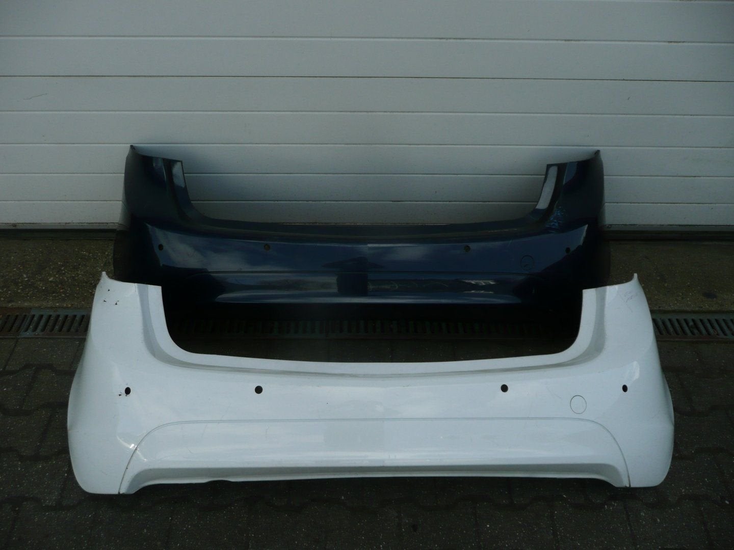 Opel Meriva B Bumper Achterbumper PDC Gaten 13267966, Gebruikt, -, -, Opel