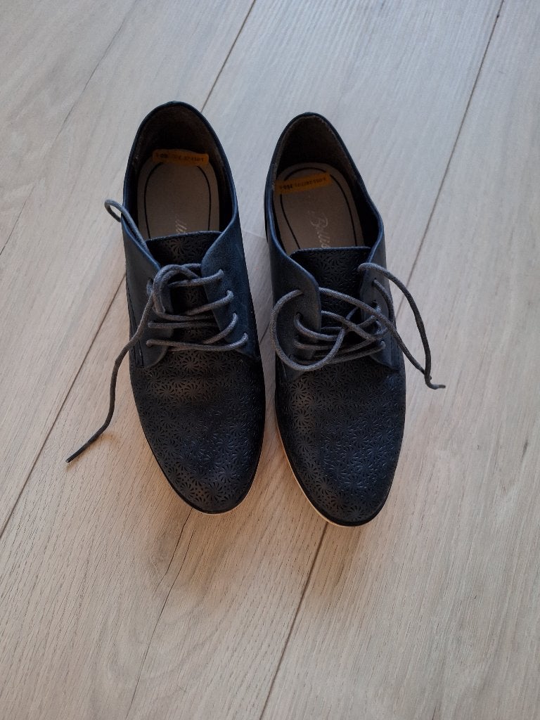 Veterschoenen maat 36 van Bellissina kleur blauw, Blauw, Ophalen of Verzenden, Bellissima, Sneakers of Gympen