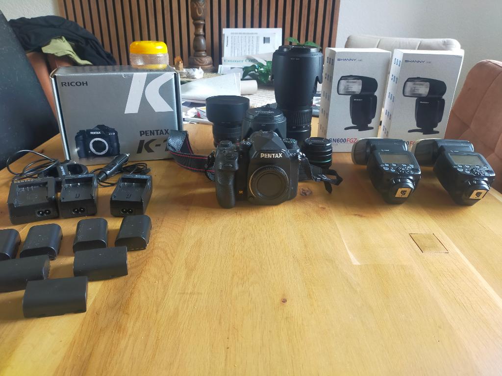Pentax K1 camera + lenzen + flitsers, Ophalen, Gebruikt, Spiegelreflex, Pentax