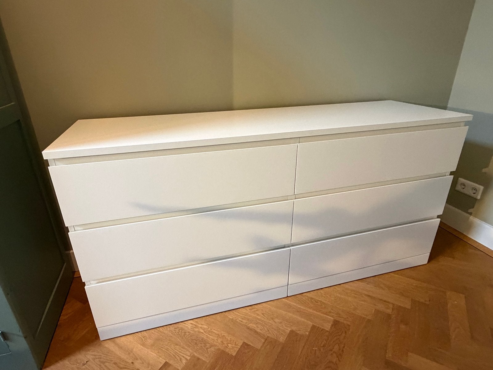 MALM IKEA ladekast wit, 6 lades, Ophalen, 5 laden of meer, 150 tot 200 cm, Zo goed als nieuw