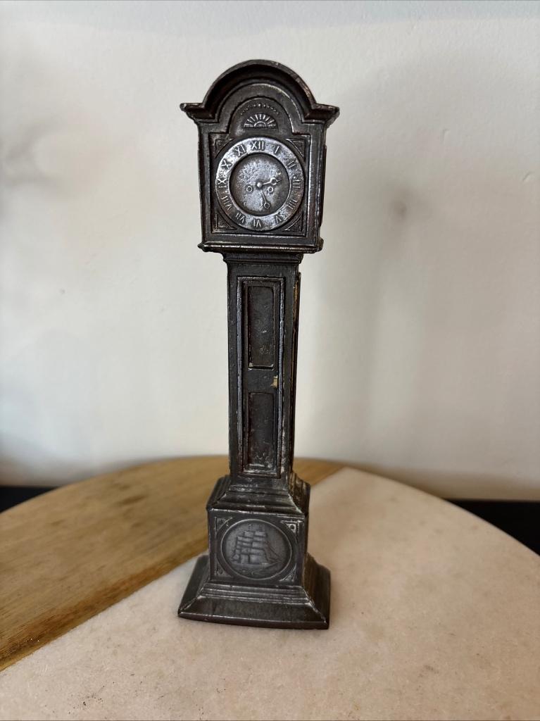 Vintage Miniatuur Grandfather Clock Ijzer met Boot, Antiek en Kunst, Antiek | Klokken, Ophalen of Verzenden