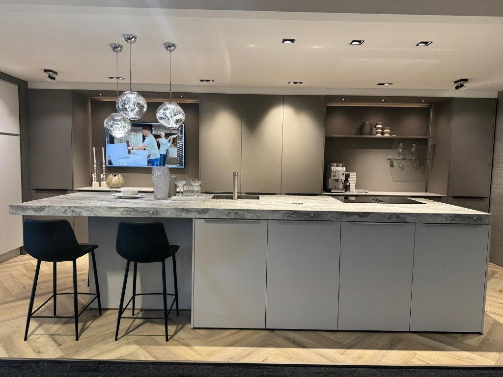 Showroomkeuken, Huis en Inrichting, Ophalen, Overige typen, Zo goed als nieuw, Met kookeiland