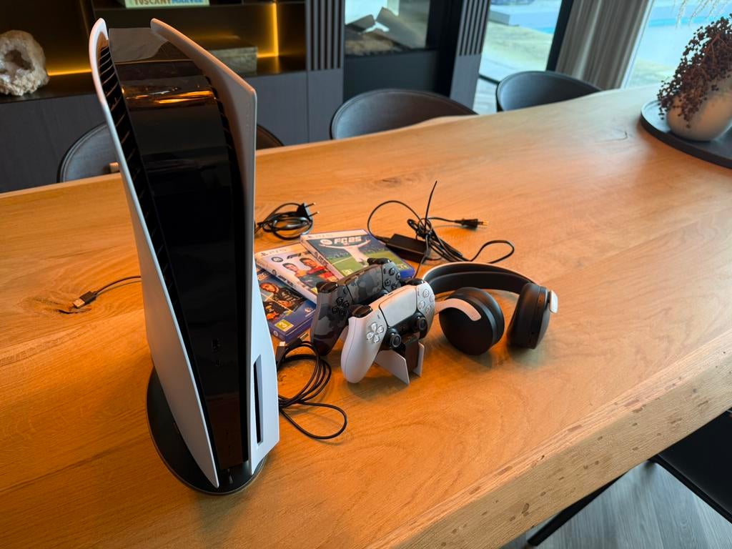 PlayStation 5 Disc Edition + 3 games + accessoires, Ophalen, Gebruikt, Playstation 5