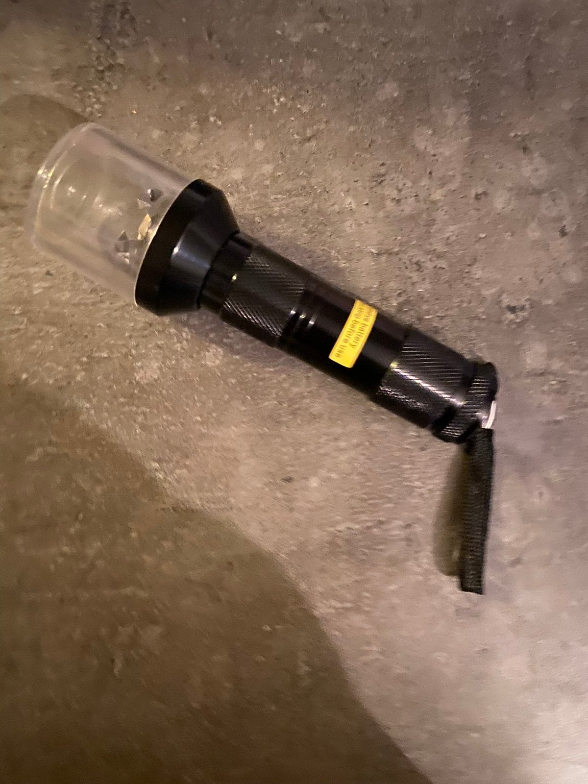 Nieuwe zwarte elektrische aluminium grinder voor kruiden, Ophalen of Verzenden, Nieuw