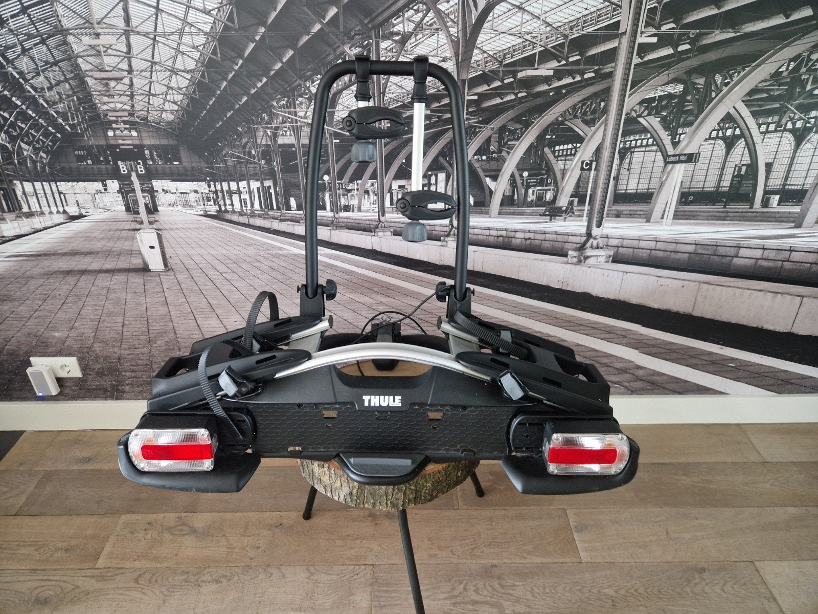 Thule VeloCompact 925 Kantelbare drager voor 2 Fietsen, Ophalen, Brede banden, Zo goed als nieuw, 2 fietsen