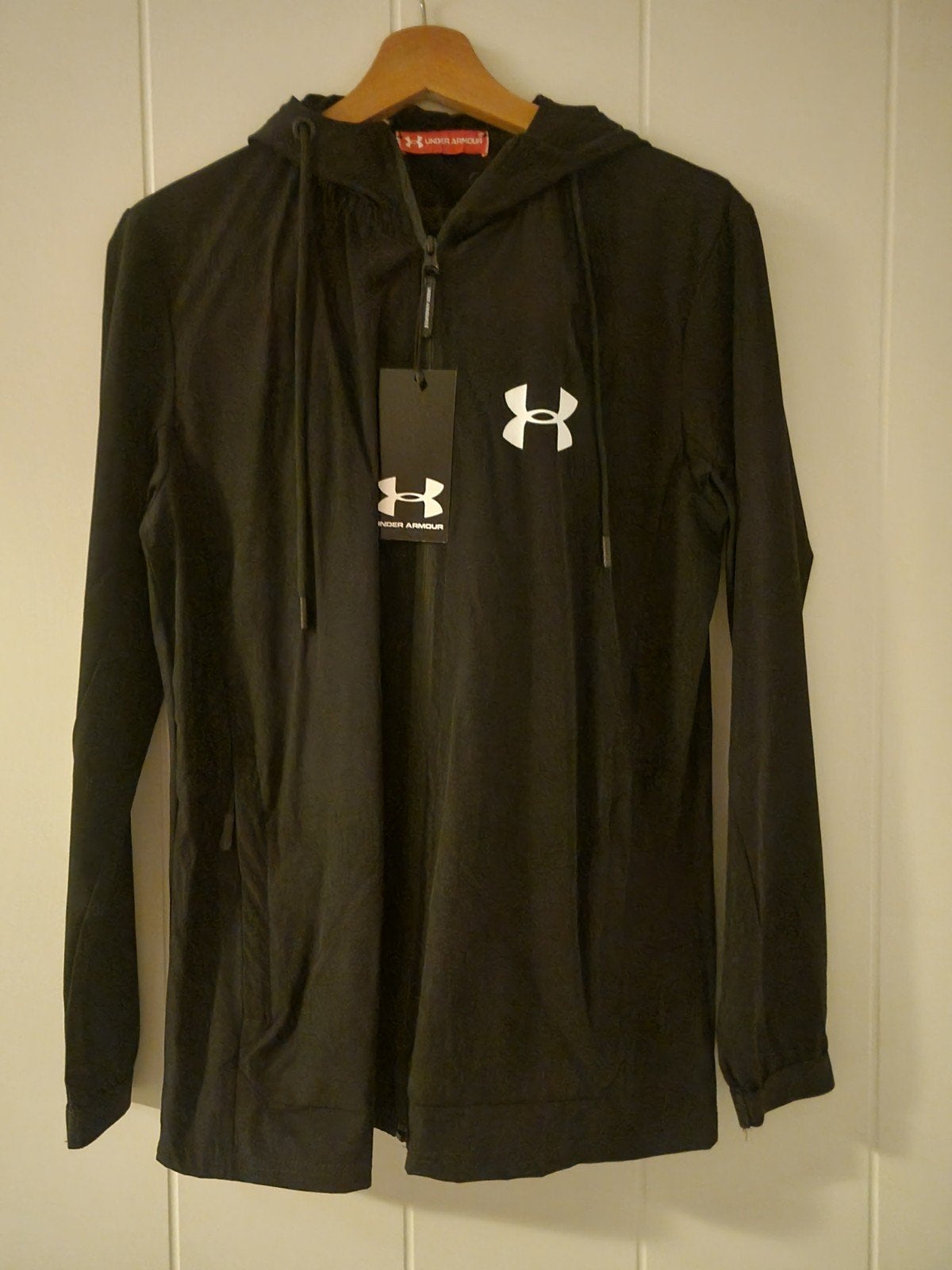 Under Armour trainingspak - nep, Maat 48/50 (M), Zwart, Nieuw, Ophalen of Verzenden