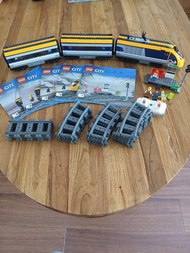 LEGO City Trein 60197 - Passagierstrein, Ophalen of Verzenden, Zo goed als nieuw